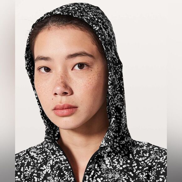 Lululemon Water Bound Hoodie Sz 8 - Picture 5 of 11